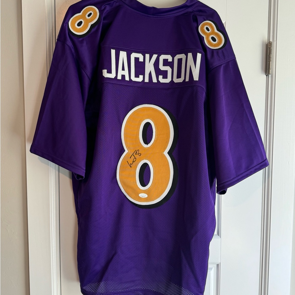Lamar Jackson Signed Purple Jersey
Size XL JSA Certified